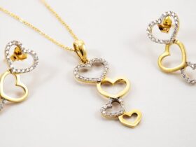 Essential Accessories Every Woman Should Own