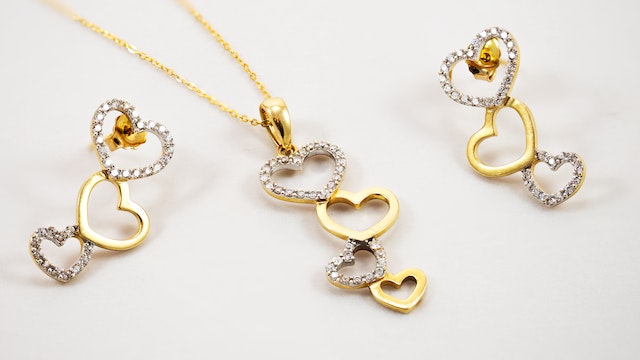 Essential Accessories Every Woman Should Own