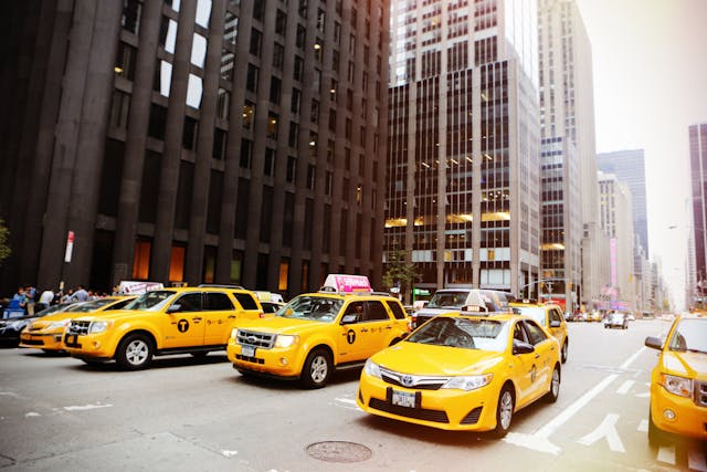Top 10 Destinations to Visit Using Amersham Taxis